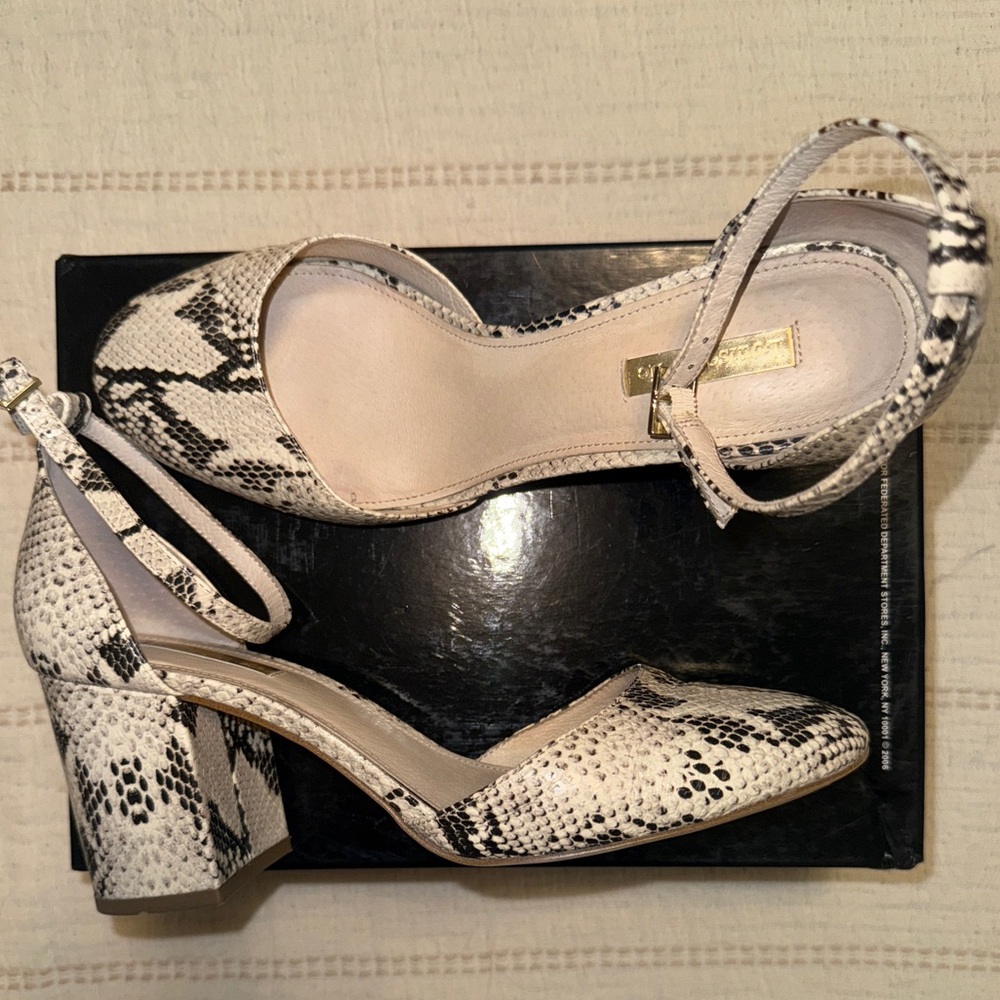 Elegant Louise et Cie Snakeskin Patterned Women's Shoes